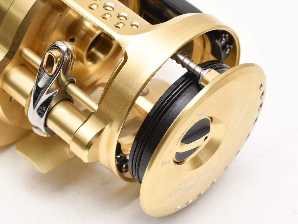 【売り切り品】シマノ カルカッタ 100 XT SHIMANO CALCUTTA バス釣り 等に シマノ カルカッタ 100XT 右ハンドル SHIMANO CALCUTTA